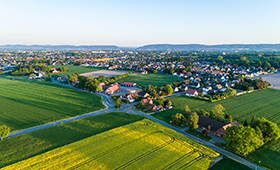 Bild einer Landschaft mit Feldern und Dörfern in Deutschland