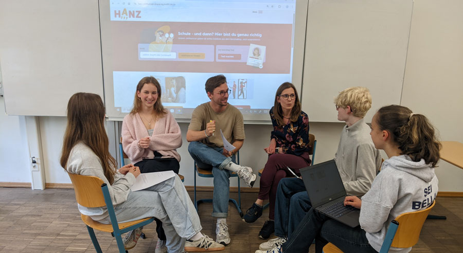 Als Jobbotschafter oder Jobbotschafterin in der Schule