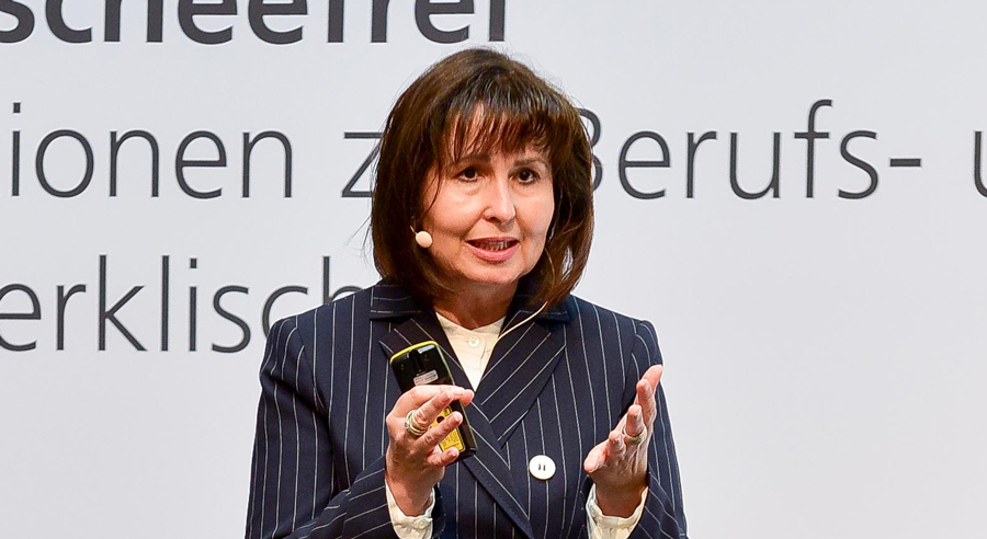 St&auml;rken und Interessen als Ausgangspunkt: Wie Beratung Frauen bei der beruflichen Neuorientierung unterst&uuml;tzen kann